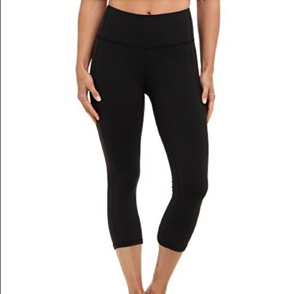 Lucy PowerMax Black Mid Rise Cropped Athletic Leggings Medium 20” inseam